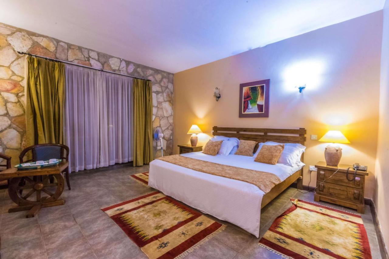 Mountains Of The Moon Hotel Fort Portal 외부 사진