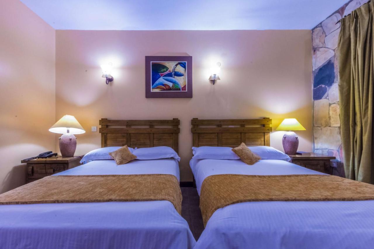 Mountains Of The Moon Hotel Fort Portal 외부 사진