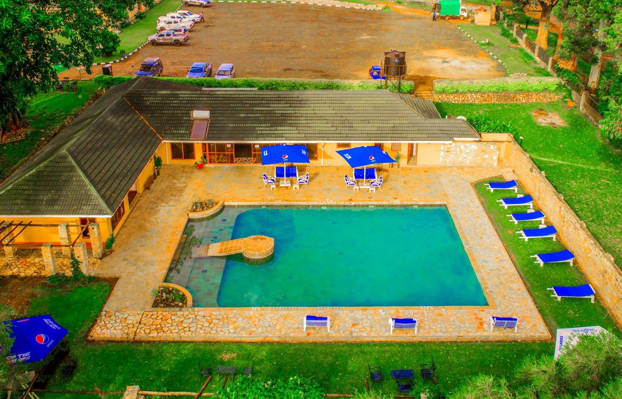 Mountains Of The Moon Hotel Fort Portal 외부 사진