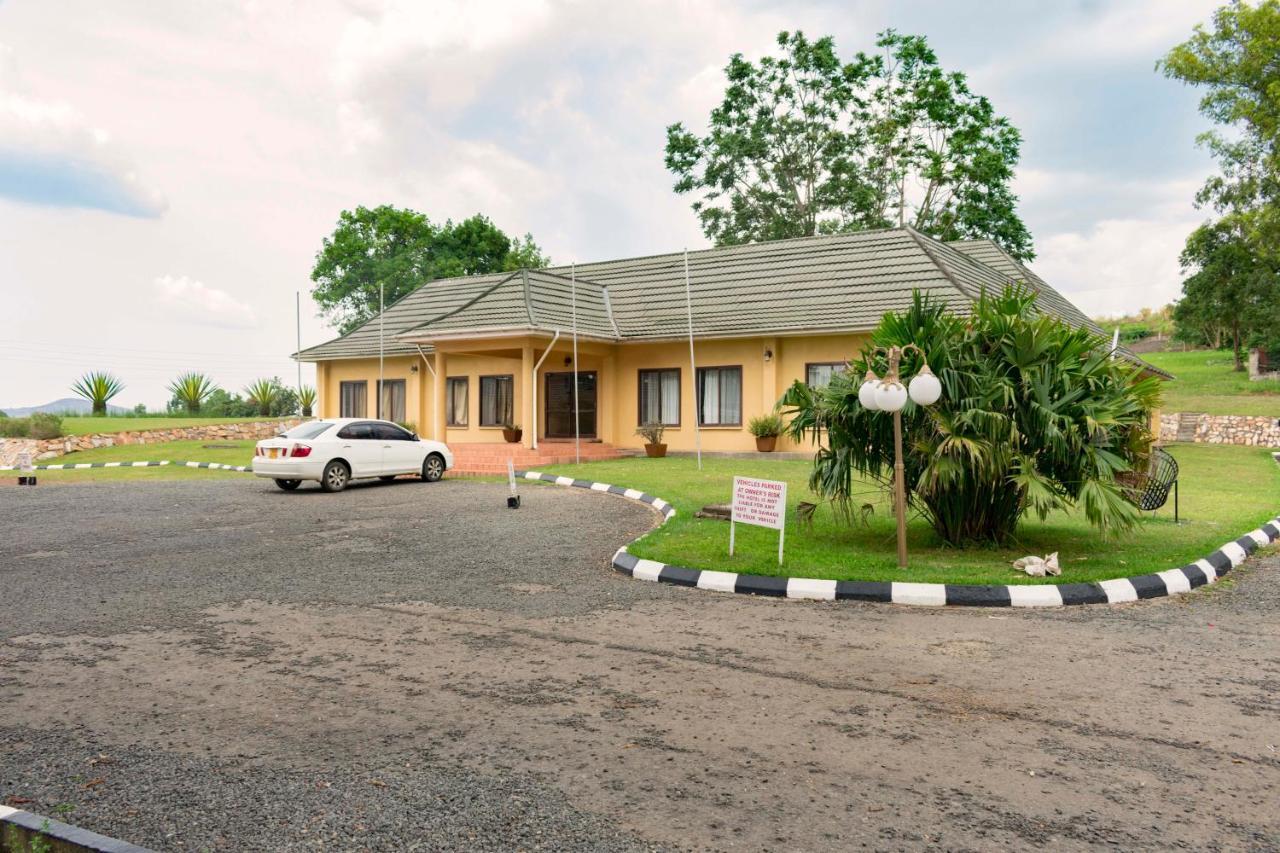 Mountains Of The Moon Hotel Fort Portal 외부 사진