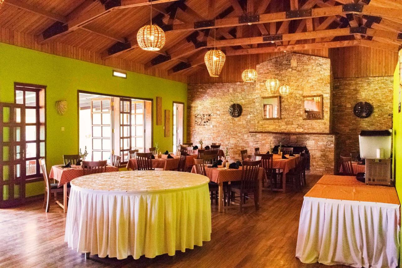 Mountains Of The Moon Hotel Fort Portal 외부 사진