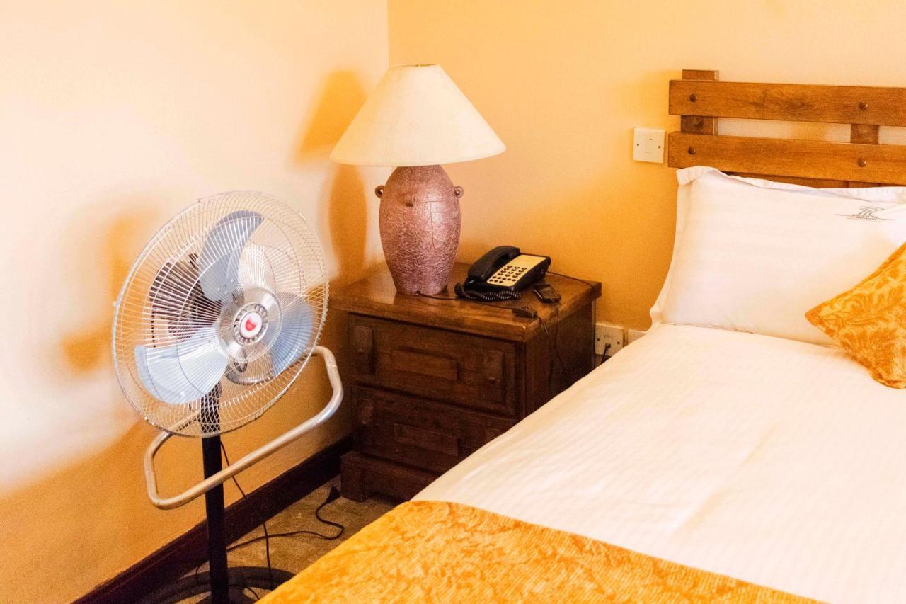 Mountains Of The Moon Hotel Fort Portal 외부 사진