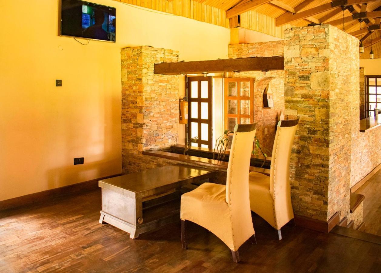 Mountains Of The Moon Hotel Fort Portal 외부 사진