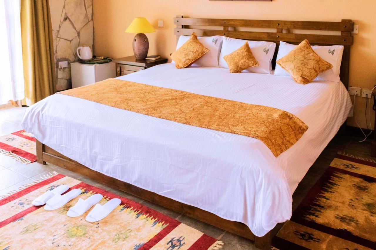 Mountains Of The Moon Hotel Fort Portal 외부 사진